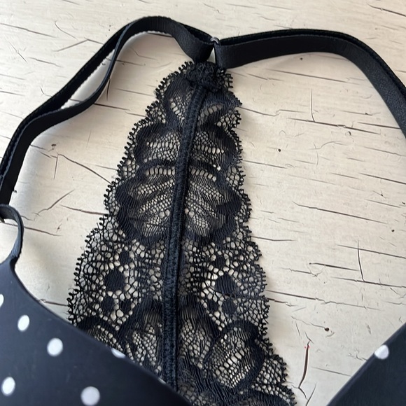 Never worn Victoria Secrets Blk/wht polka dot racerback lace bra 32B front close - Picture 2 of 6